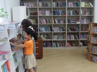 Hình ảnh bé tham quan_10